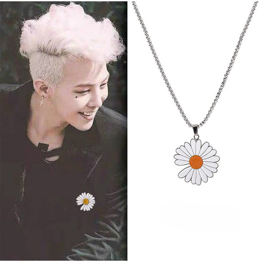 G-Dragon's popular daisy pendant