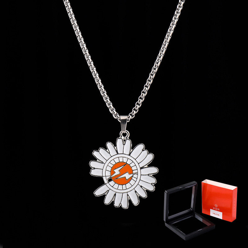 G-Dragon's popular daisy pendant